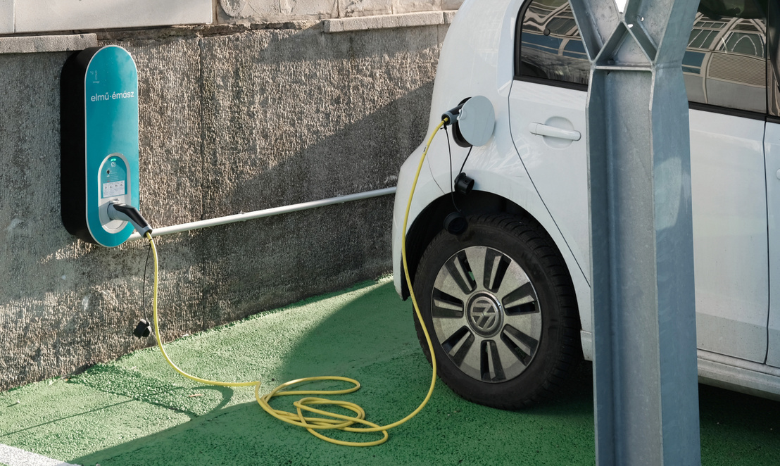 2035-től már csak elektromos autót vehetünk az EU-ban