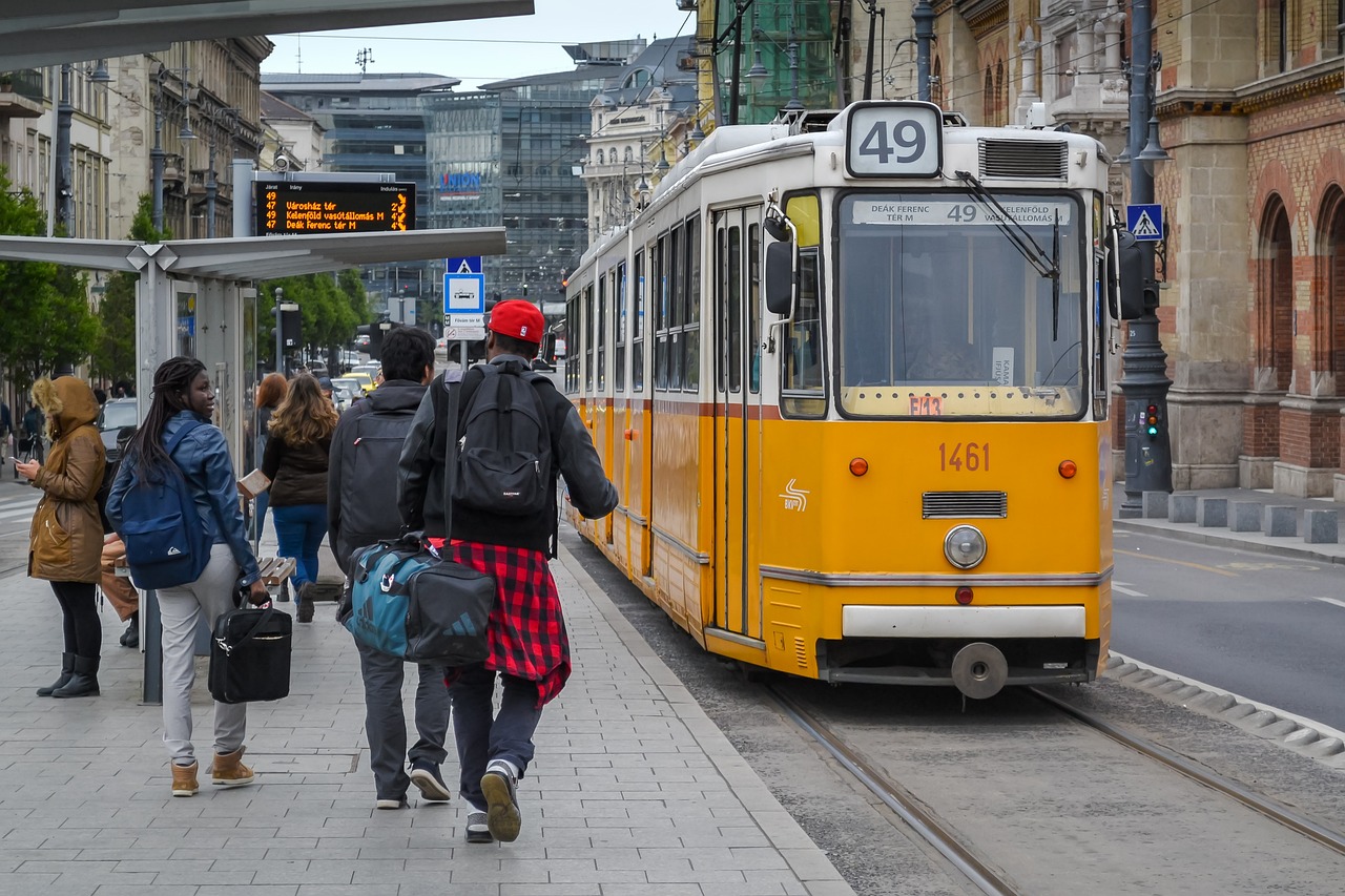 Egyre többet használjuk közlekedésre a rollert, kerékpárt