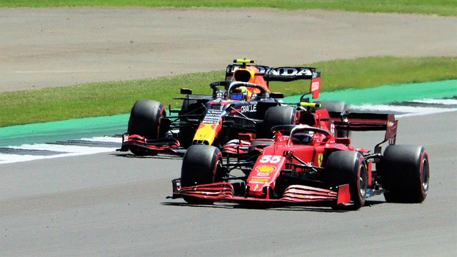 Pérez vezetésével kettős Red Bull-siker Dzsiddában