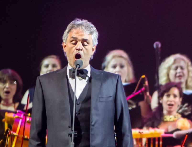 Bocelli is énekel a királyi bulin