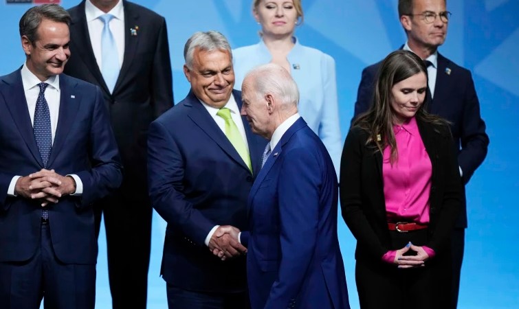 Biden lekezelt Orbánnal