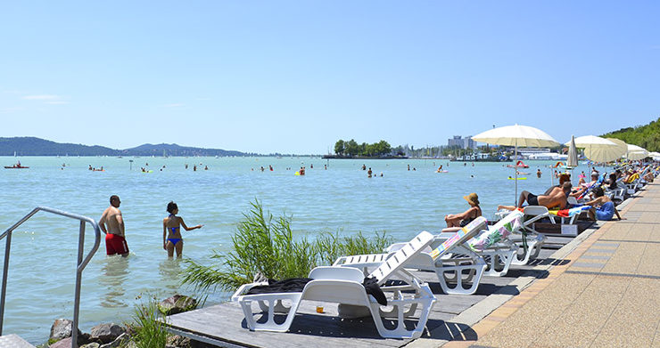 Hatvan szabad strand maradt a Balatonnál