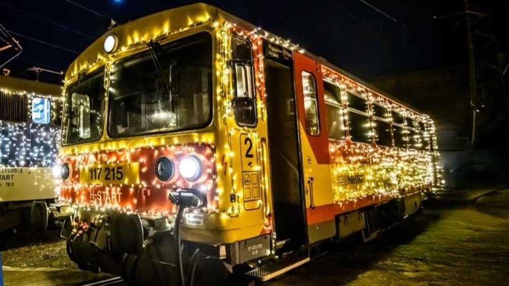 Poroszlón lerobbant a fényvonat