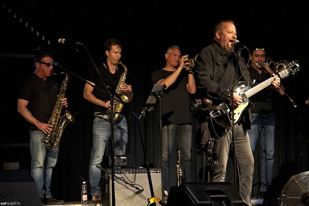 Arénázik az Ismerős Arcok