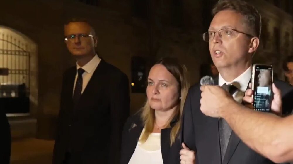 Hankót nem a Parlamentből vitték el